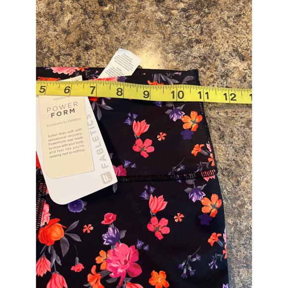 Fabletics NEW High Waist Floral Print Powerform Capri Leggings Size XXS - Picture 6 of 7